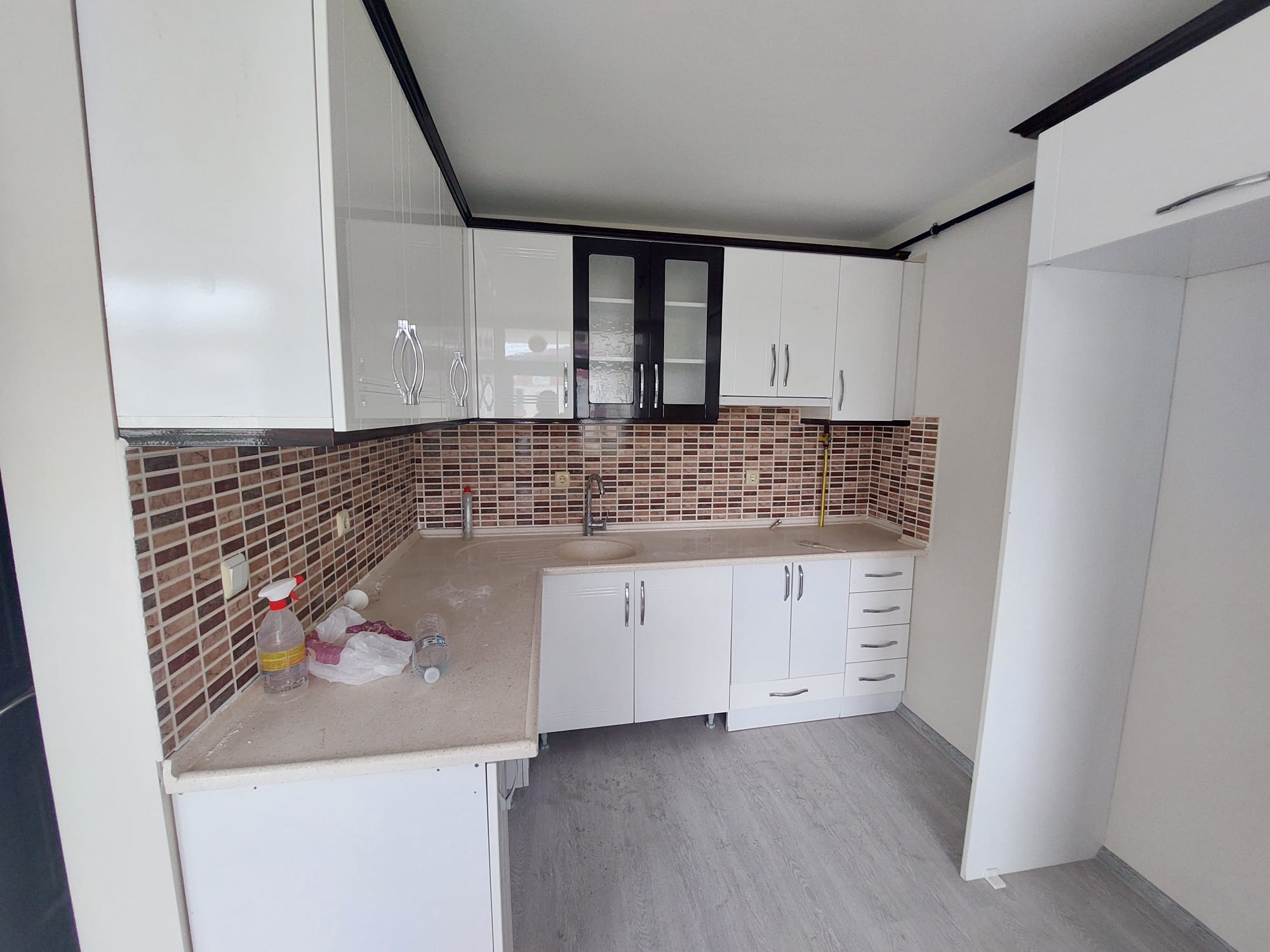 CUMHURİYET MAHALLESİNDE DENİZE ÇOK YAKIN 3+1 KİRALIK DAİRE